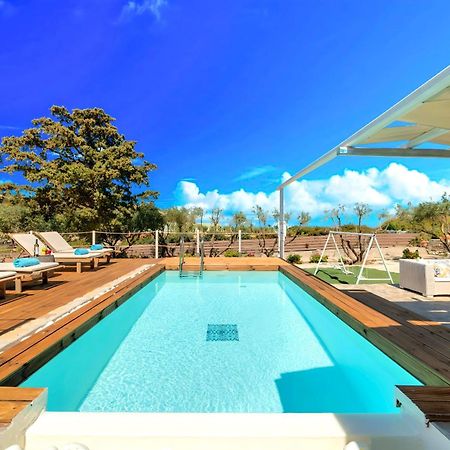 Cretan Lodge Heated Pool อายิโอสนิโกลาโอส ภายนอก รูปภาพ