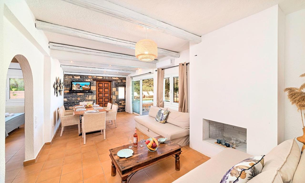 Cretan Lodge Heated Pool อายิโอสนิโกลาโอส ภายนอก รูปภาพ