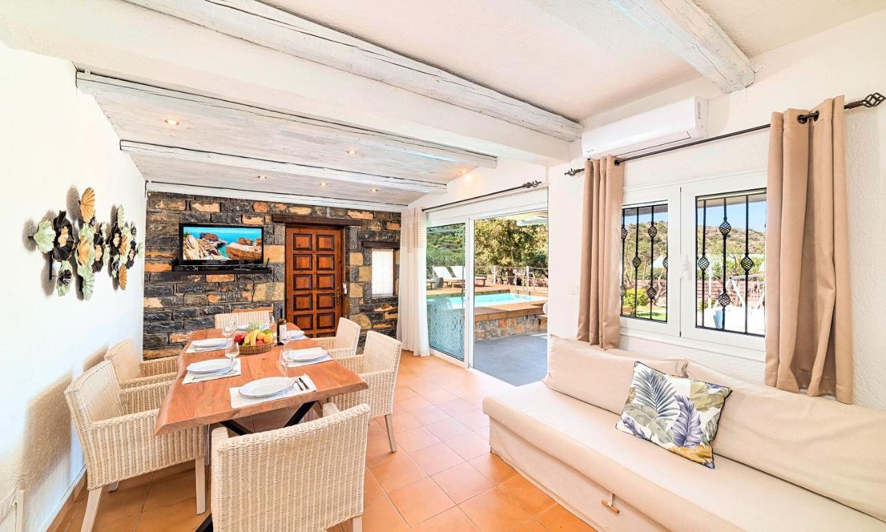 Cretan Lodge Heated Pool อายิโอสนิโกลาโอส ภายนอก รูปภาพ